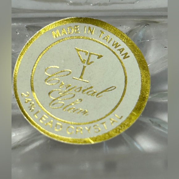 Vintage trinket box, 24% lead crystal. Bird on top. Very detailed bright clear. - Picture 3 of 6